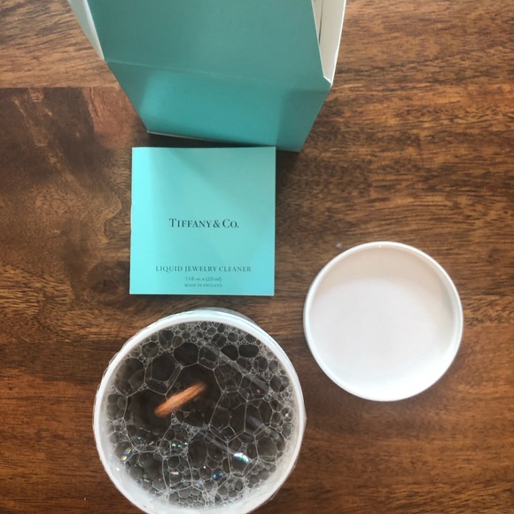 Tiffany Jewelry Cleaner | 7.5 ounce (225ml) - Picture 5 of 5